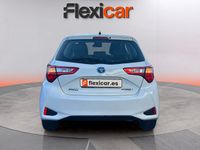 Usado Toyota Yaris Hybrid Active 100 CV (73 kW) 2020 Blanco Utilitario