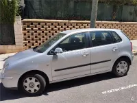 Usado VW Polo Trendline 75 CV (55 kW) 2002 Gris / plata Berlina