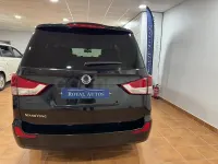 Usado SsangYong Rodius Limited 155 CV (114 kW) 2015 Negro Monovolumen