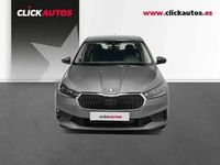 Usado Skoda Fabia Essence 95 CV (69 kW) 2025 Gris Utilitario