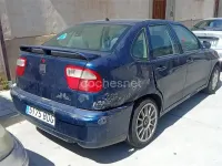 Usado Seat Cordoba Stella 90 CV (66 kW) 2000 Azul Berlina