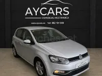 Usado VW Polo Advance 90 CV (66 kW) 2015 Gris / plata Berlina