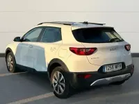 Usado Kia Stonic 84 CV (61 kW) 2023 Blanco SUV