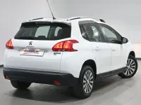 Usado Peugeot 2008 Active 92 CV (67 kW) 2015 Blanco SUV