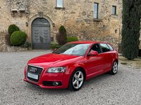 Usado Audi A3 Attraction 140 CV (102 kW) 2010 Rojo Utilitario