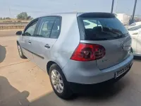 Usado VW Golf IV 105 CV (77 kW) 2004 Gris / plata Berlina
