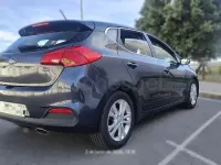 Usado Kia Ceed GT 128 CV (94 kW) 2013 Gris / plata Berlina