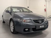 Usado Honda Accord Executive 190 CV (139 kW) 2005 Gris / plata Berlina