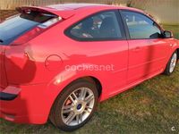 Usado Ford Focus S 136 CV (100 kW) 2006 Rojo Berlina