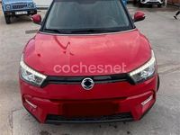 Usado Ssangyong (KGM) Tivoli Limited 115 CV (84 kW) 2016 Rojo SUV
