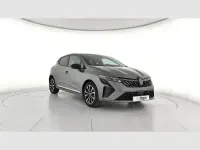 Usado Renault Clio V Techno 100 CV (73 kW) 2025 Gris Berlina