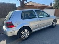 Usado VW Golf IV Highline 115 CV (84 kW) 2001 Gris / plata Berlina
