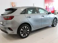 Usado Kia Ceed 100 CV (73 kW) 2025 Lunar silver Utilitario