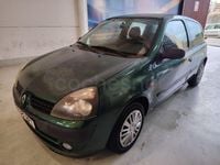 Usado Renault Clio II Expression 75 CV (55 kW) 2001 Verde Berlina