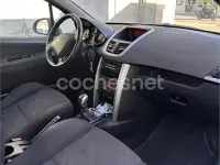 Usado Peugeot 207 110 CV (80 kW) 2006 Azul Berlina