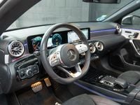 Usado Mercedes CLA250 224 CV (164 kW) 2019 Gris Berlina