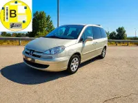 Usado Peugeot 807 120 CV (88 kW) 2007 Amarillo Monovolumen