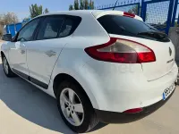 Usado Renault Mégane III Dynamique 105 CV (77 kW) 2010 Blanco Berlina