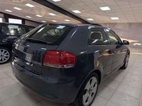 Usado Audi A3 Ambition 140 CV (102 kW) 2006 Negro Utilitario