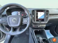 Usado Volvo XC40 129 CV (94 kW) 2023 Gris SUV
