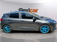 Usado Ford Fiesta Active 95 CV (69 kW) 2020 Gris Utilitario