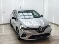 Usado Renault Clio V Zen 90 CV (66 kW) 2023 Gris / plata Berlina