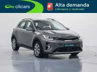 Usado Kia Stonic 120 CV (88 kW) 2023 Gris SUV