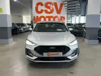 Usado Ford Focus ST-Line 125 CV (91 kW) 2023 Gris Utilitario