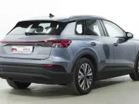 Usado Audi Q4 e-tron Ambiente 150 kW (204 CV) 2022 Azul SUV