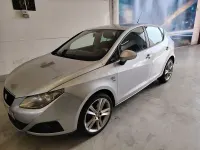 Usado Seat Ibiza Sport 105 CV (77 kW) 2011 Gris / plata Berlina