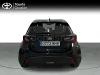 Usado Toyota Yaris Hybrid Business Edition 116 CV (85 kW) 2023 Negro Berlina