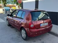 Usado Renault Clio II Dynamique 105 CV (77 kW) 2005 Rojo Berlina