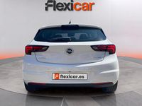 Usado Opel Astra Dynamic 125 CV (91 kW) 2018 Blanco Berlina