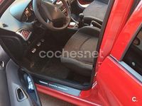Usado Peugeot 206+ 75 CV (55 kW) 2011 Rojo Utilitario
