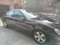Usado Mercedes E320 Avantgarde 204 CV (150 kW) 2004 Negro Berlina