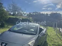 Usado Peugeot 207 CC 110 CV (80 kW) 2007 Gris / plata Descapotable