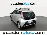 Usado Toyota Aygo X-play 69 CV (50 kW) 2016 Gris plata Utilitario