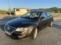 Usado VW Passat Highline 140 CV (102 kW) 2010 Negro Berlina