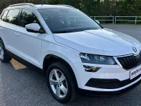 Usado Skoda Karoq Ambition 150 CV (110 kW) 2022 Blanco SUV