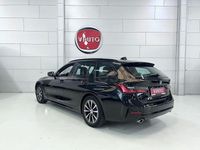 Usado BMW 318 Comfort Edition 150 CV (110 kW) 2020 Negro Familiar