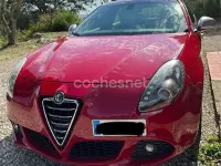 Usado Alfa Romeo Giulietta Distinctive 120 CV (88 kW) 2011 Rojo Utilitario