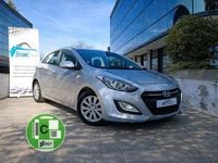 Usado Hyundai i30 101 CV (74 kW) 2015 Gris / plata Berlina
