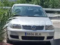 Usado VW Polo Highline 75 CV (55 kW) 2001 Gris / plata Berlina