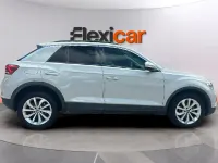 Usado VW T-Roc Life 150 CV (110 kW) 2023 Beige SUV