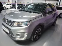 Usado Suzuki Vitara GLX 140 CV (102 kW) 2019 Gris / plata SUV