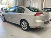Usado Renault Laguna III LIMITED 110 CV (80 kW) 2014 Gris / plata Berlina