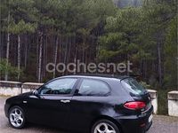 Usado Alfa Romeo 147 Distinctive 120 CV (88 kW) 2005 Negro Utilitario