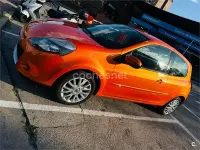 Usado Renault Clio II 85 CV (62 kW) 2009 Naranja Berlina