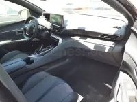 Usado Peugeot 3008 Allure 130 CV (95 kW) 2024 Gris / plata SUV