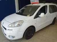 Usado Peugeot Partner Tepee Active 92 CV (67 kW) 2015 Blanco Monovolumen